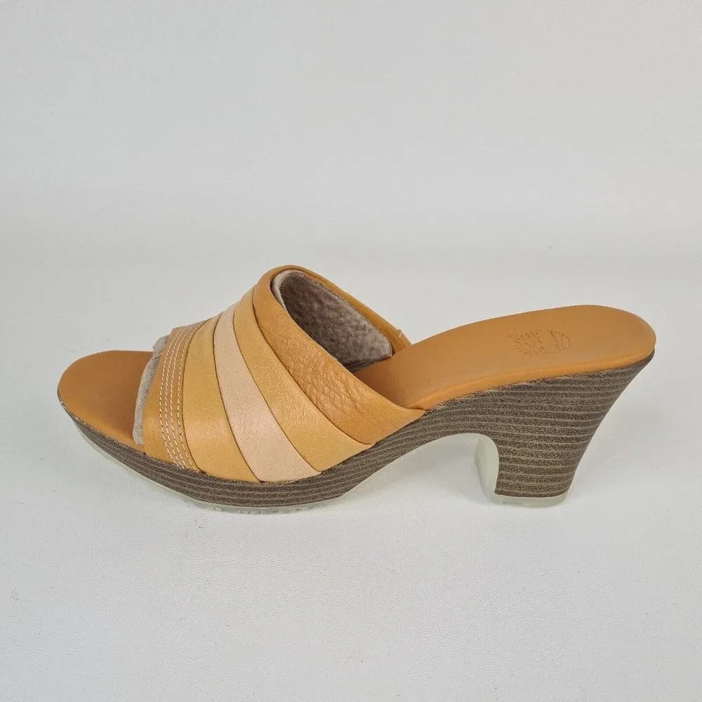 Timberland Tan and Cream Slide Heel Mule With Box Sz 8